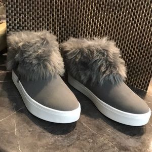 Brash Gray Faux Fur Trimmed Ankle Booties/Shoes Size 8.5